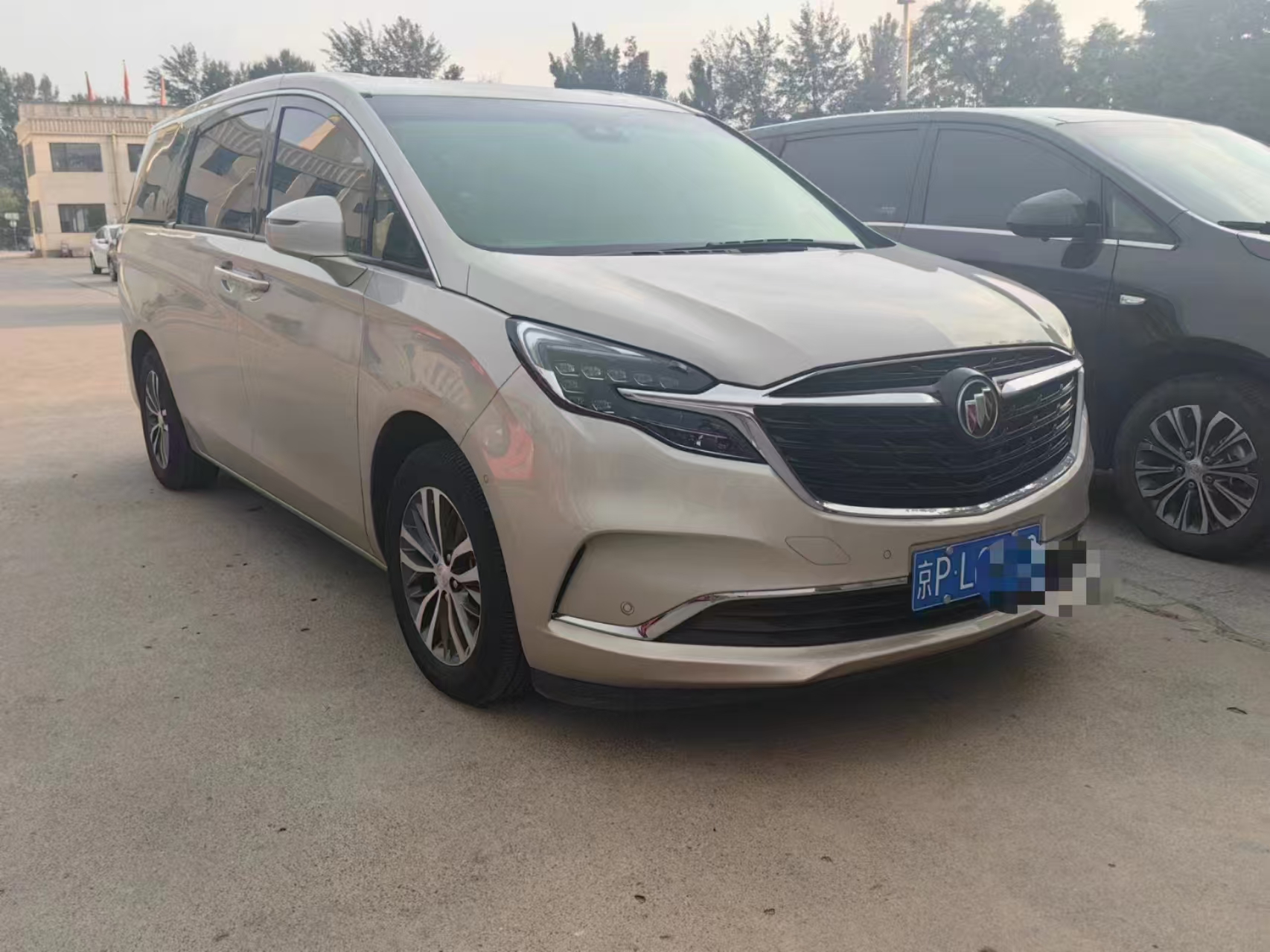 别克GL8 ES陆尊653T(7座)